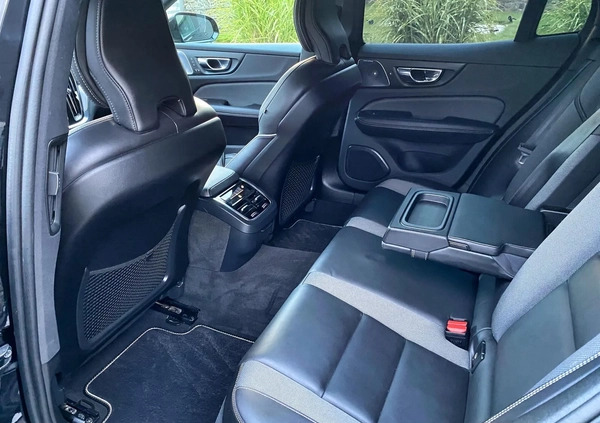 Volvo S60 cena 168500 przebieg: 13000, rok produkcji 2019 z Mikołów małe 121